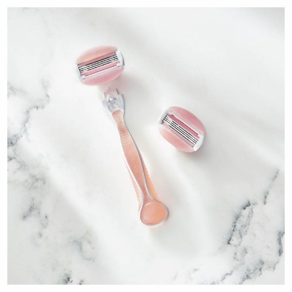 Comfortglide White Tea Women's Razor The Blanc Packset consists Handle 1s + Refill 2s (Designed to Avoid Rust)