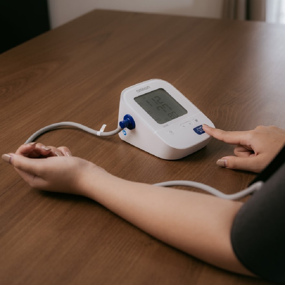 Upper Arm Blood Pressure Monitor Hem 7156T-A (With Wireless Bluetooth) 1s