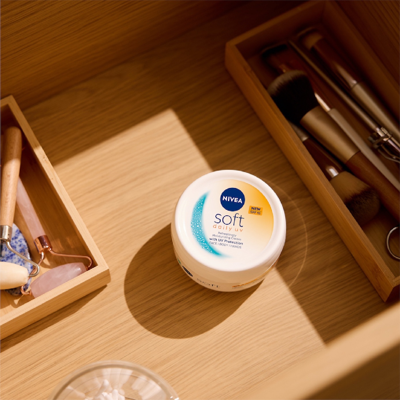 Soft Daily UV Moisturizing Cream SPF 15 200ml