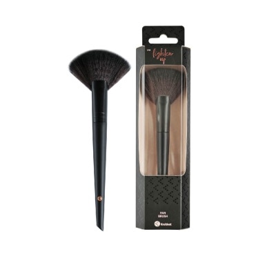 KRUIDVAT Fan Brush (Ideal For A Light And Natural Application Of Blushes, Bronzer Or Highlighter, Can Be Used For Dusting Away Excess Product) 1s