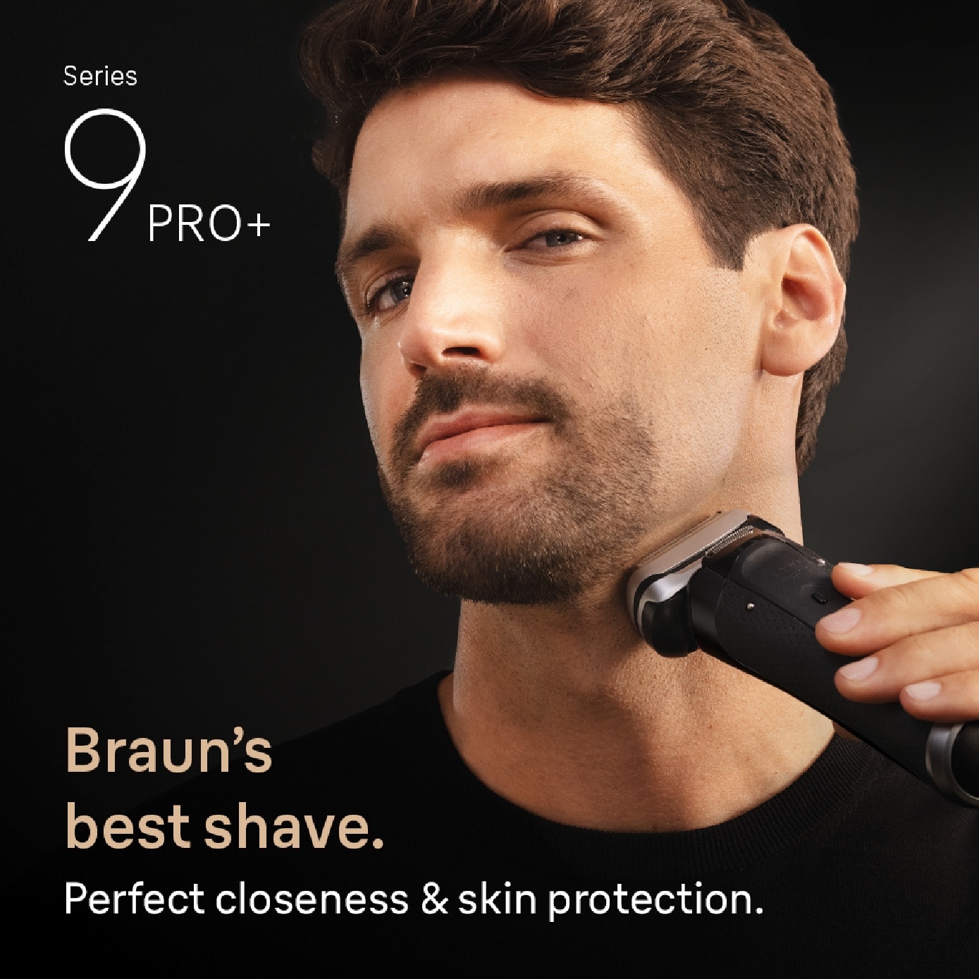 Series 9 Pro+ 9675cc Electric Shaver with Smart Care Center & Power Case 1s