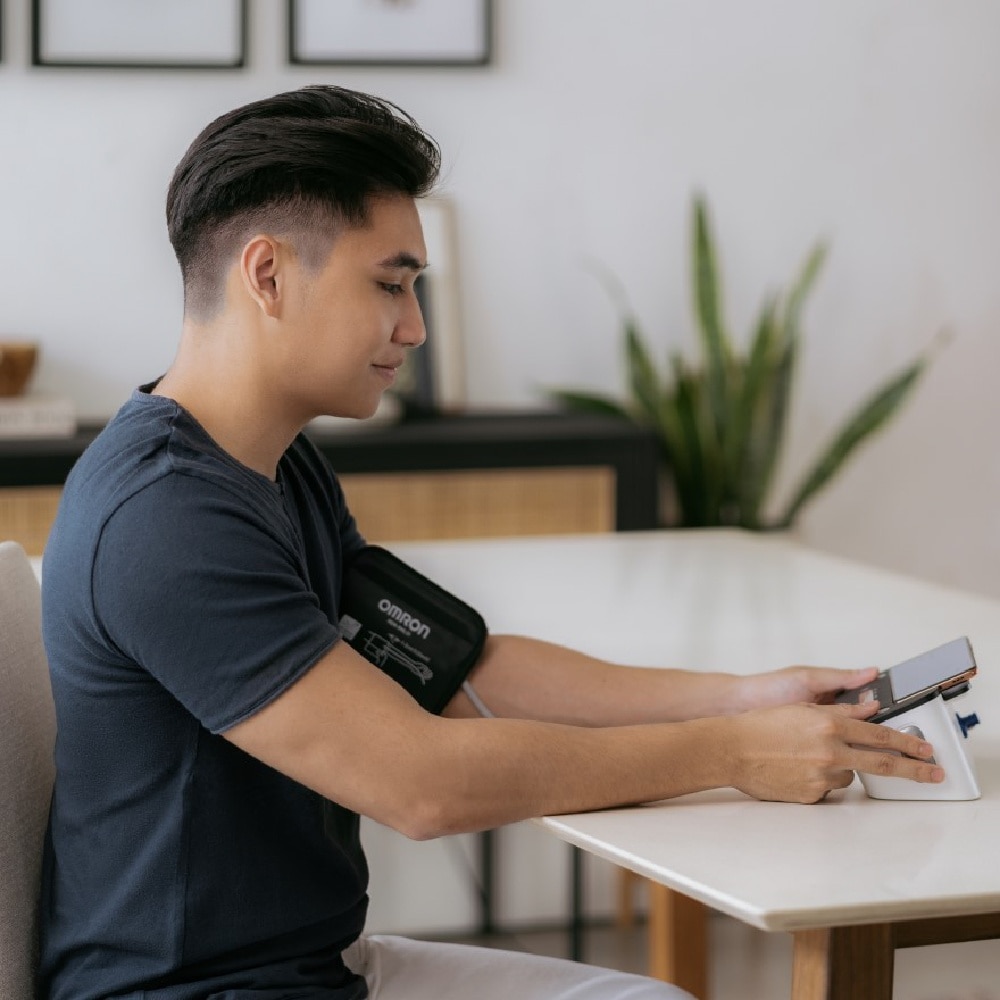 Blood Pressure Monitor + ECG Hem-7530T 1s