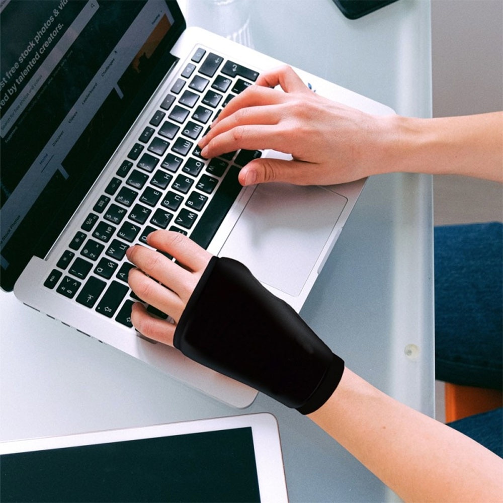 Cold & Hot Therapy Hand & Wrist Injury & Pain Relief Sleeve 1s