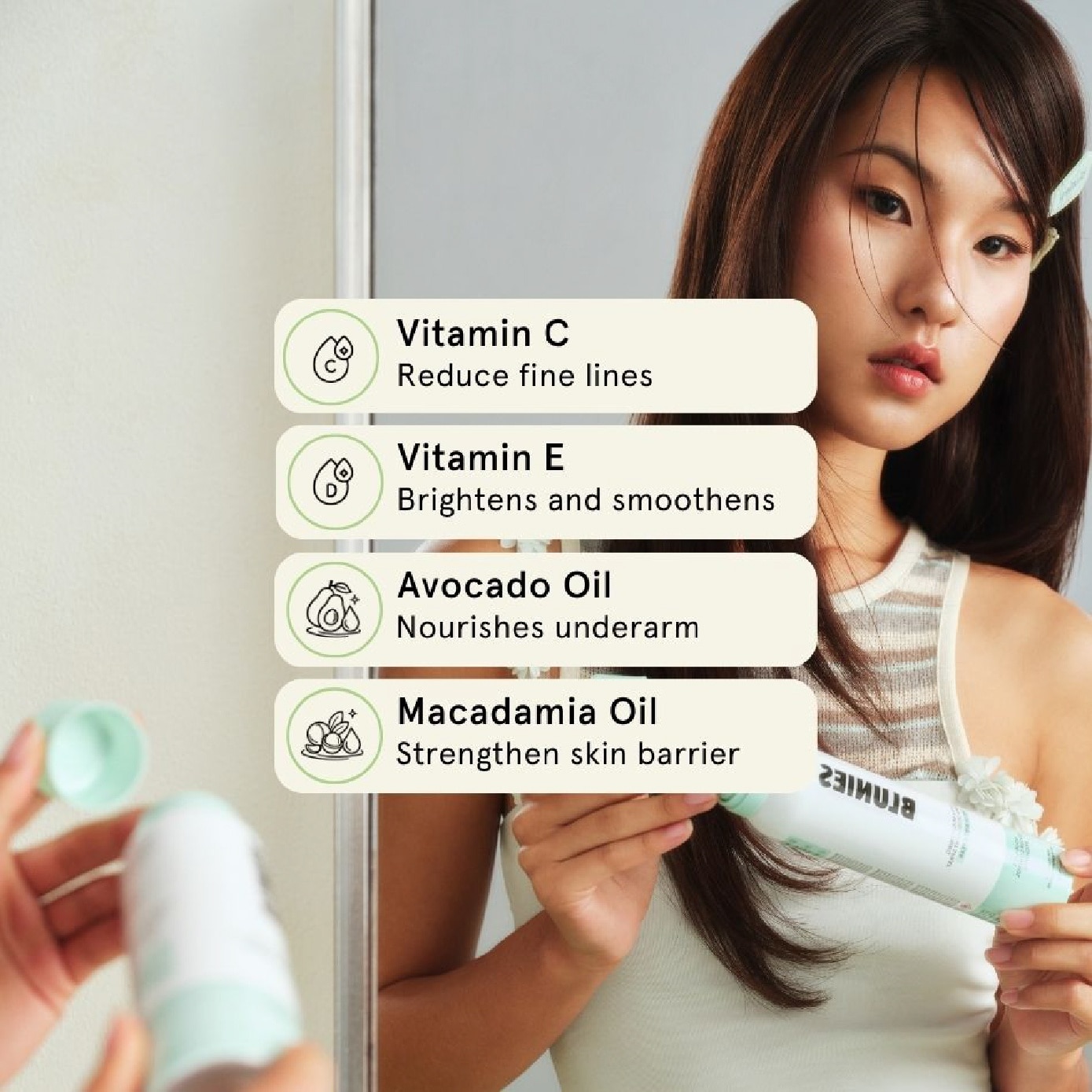 Ultra Brightening Vitamin Deodorant Spray Fresh Mint & Pear 100g image