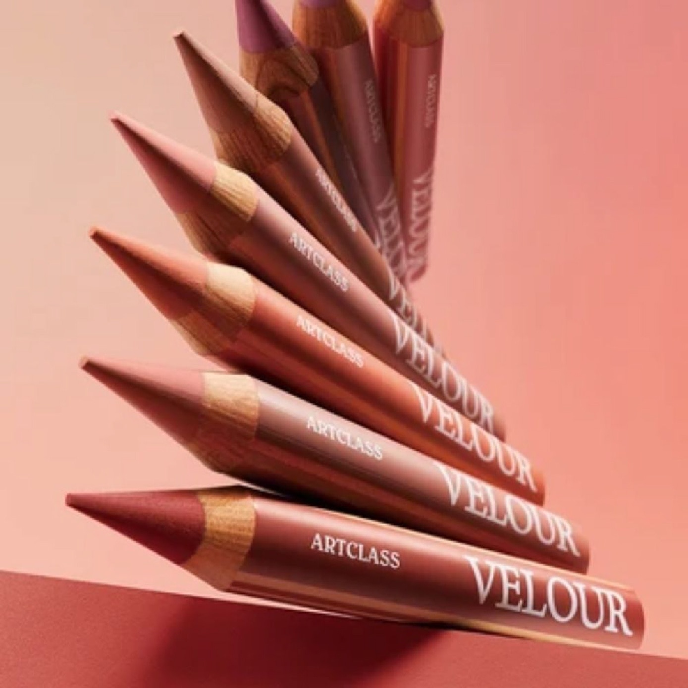 Velour Pencil 05 Chiffon Blow 2.4g image