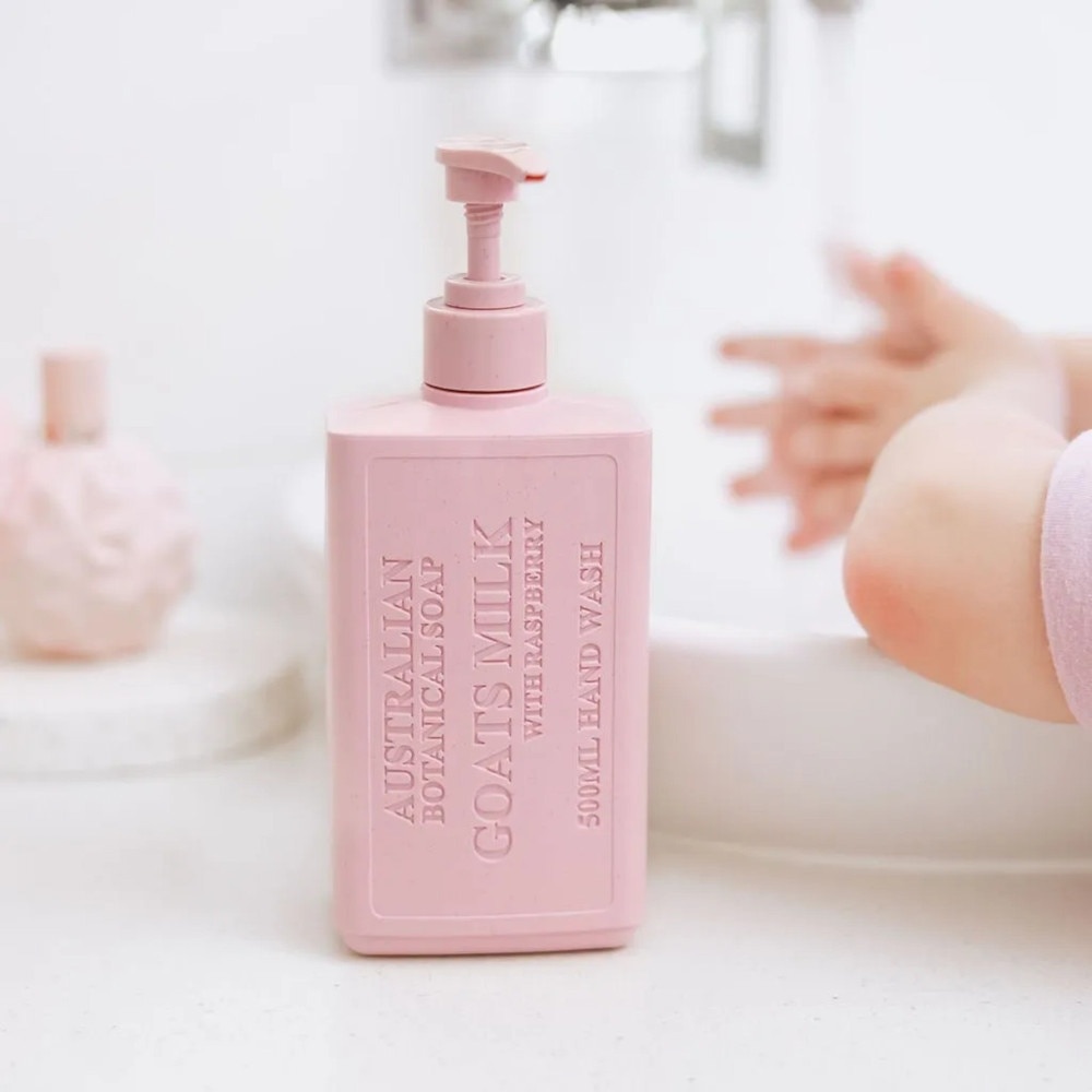 Australian Botanical Soap Goats Milk & Raspberry (Kakadu Plum Coconut Oil Organic Aloe Vera And Raspberry) Hand Wash 500ml